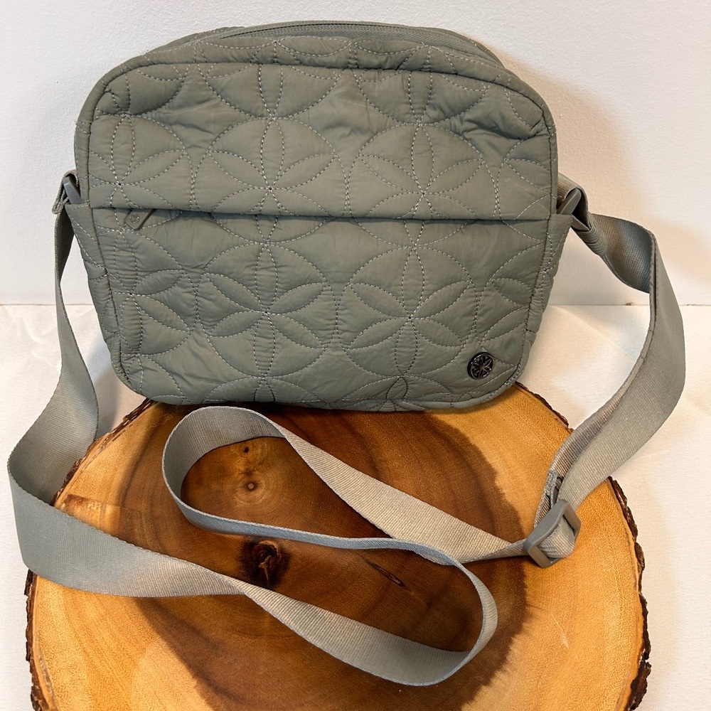GAIAM Olive Green Nylon Quilt Crossbody Bag Adjustable Strap